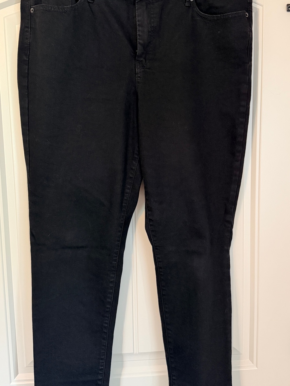 Jessica Simpson Black Skinny Jeans - Sleek Stretch Fit